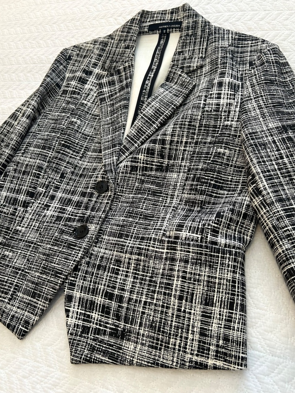 Like New Amanda+Chelsea Black and Off White Ponte Cropped Blazer Size 12 - Picture 5 of 15